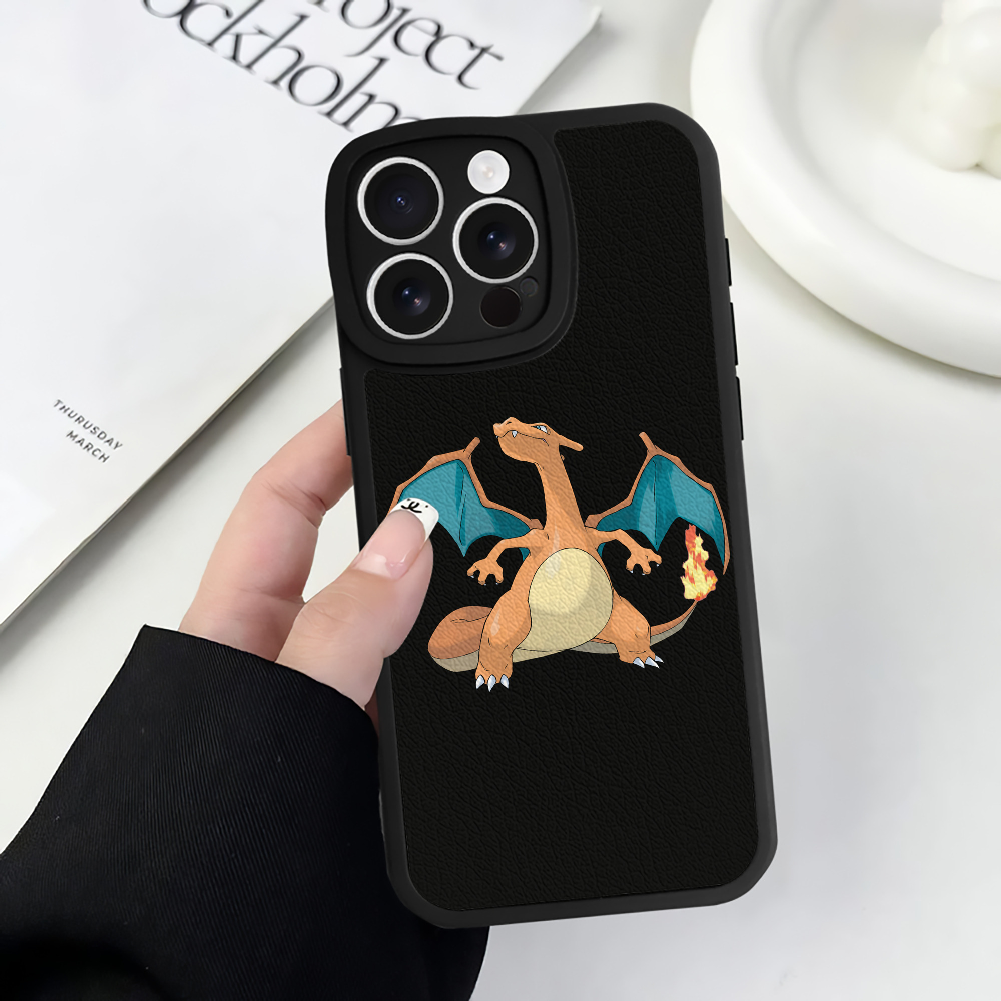 （画像用） ポケットモンスター Pokémon 【iPhone 16シリーズ対応】シリコンスマホケース（レザー調） 材質：シリコン